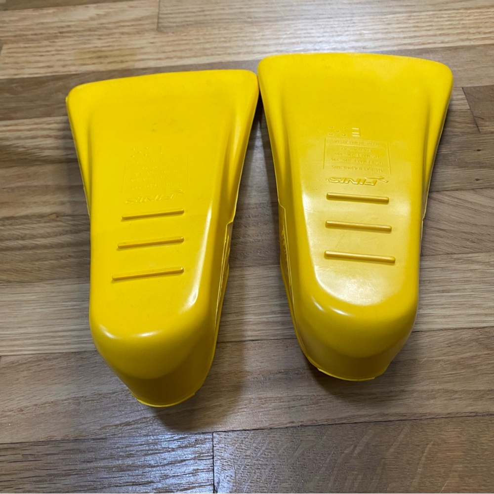 FINIS Zoomers Gold Swim Training Fins - Picture 9 of 11